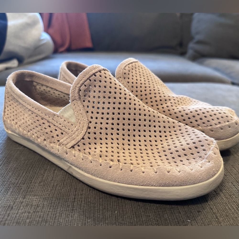 Minnetonka Pacific size 6